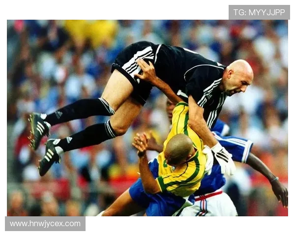 世界足球明星精彩瞬间回放集锦带你重温经典时刻与激情对决