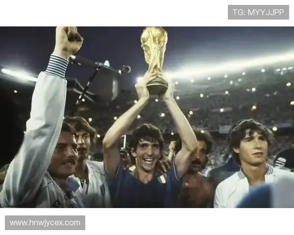 传奇岁月中的足球巨星们回顾他们的辉煌与坚持