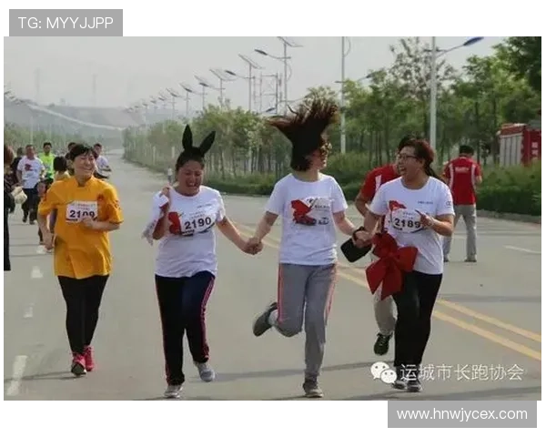 羽毛球场上的追梦旅程：吴伟的深度对话与人生哲学